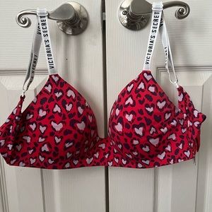 Victory Secrets wireless heart bra size 34DD